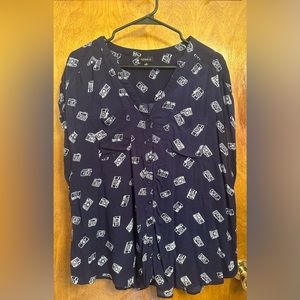 Torrid blouse size 1 navy blue with camera print